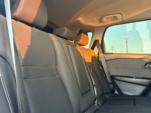 Used 2023 Nissan Rogue S FWD image 32