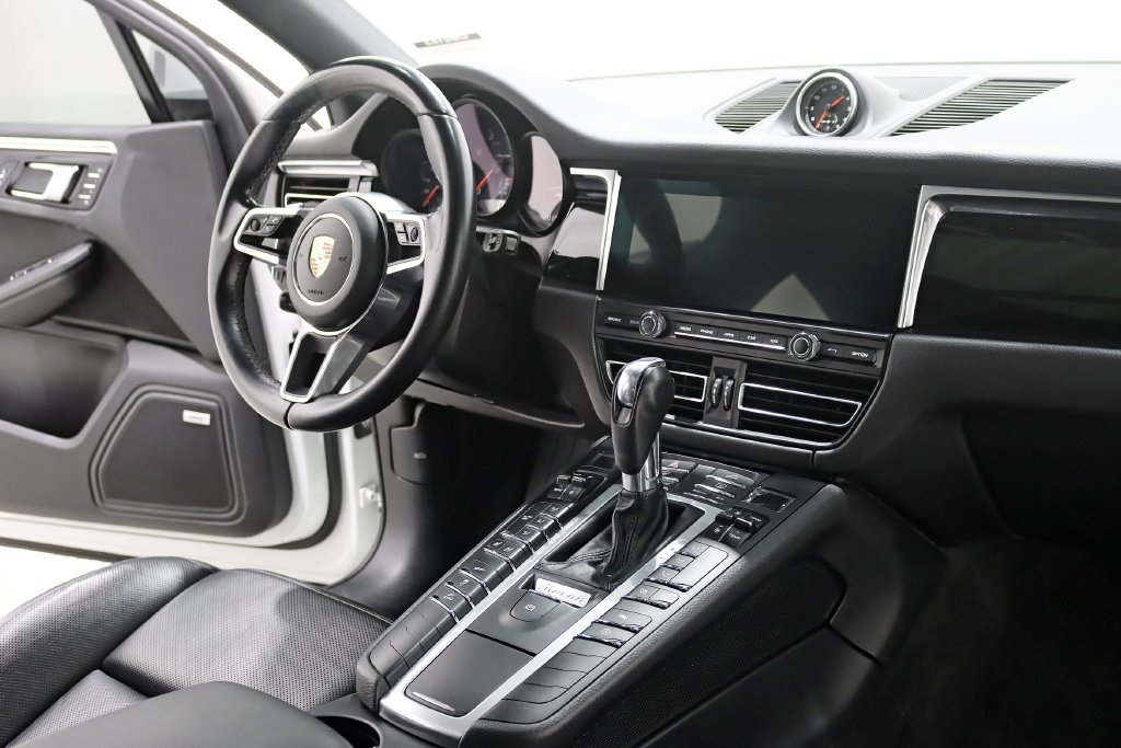 Used 2021 Porsche Macan AWD/4WD image 29