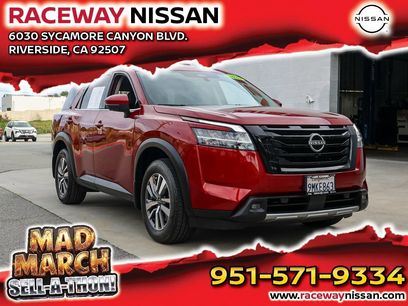 Used 2024 Nissan Pathfinder SL w/ Black Appearance Package