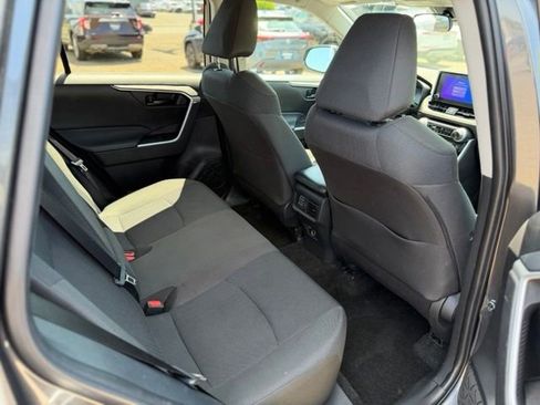 Used 2024 Toyota RAV4 LE AWD/4WD image 10