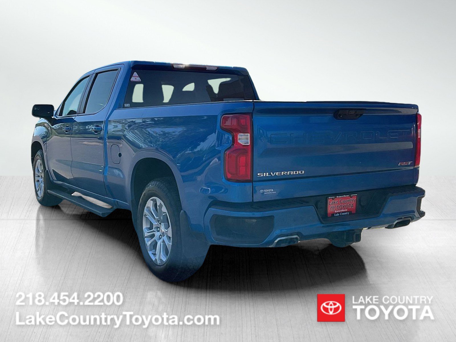 Used 2023 Chevrolet Silverado 1500 RST w/ Z71 Off-Road Package AWD/4WD image 3