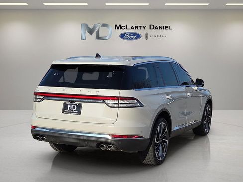 Used 2023 Lincoln Aviator Reserve w/ Equipment Group 201A image 5