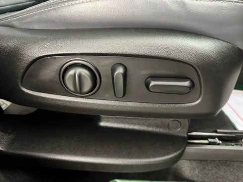 Used 2018 Buick Enclave Essence image 31