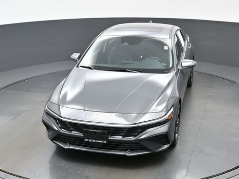 Used 2025 Hyundai Elantra Limited FWD image 41