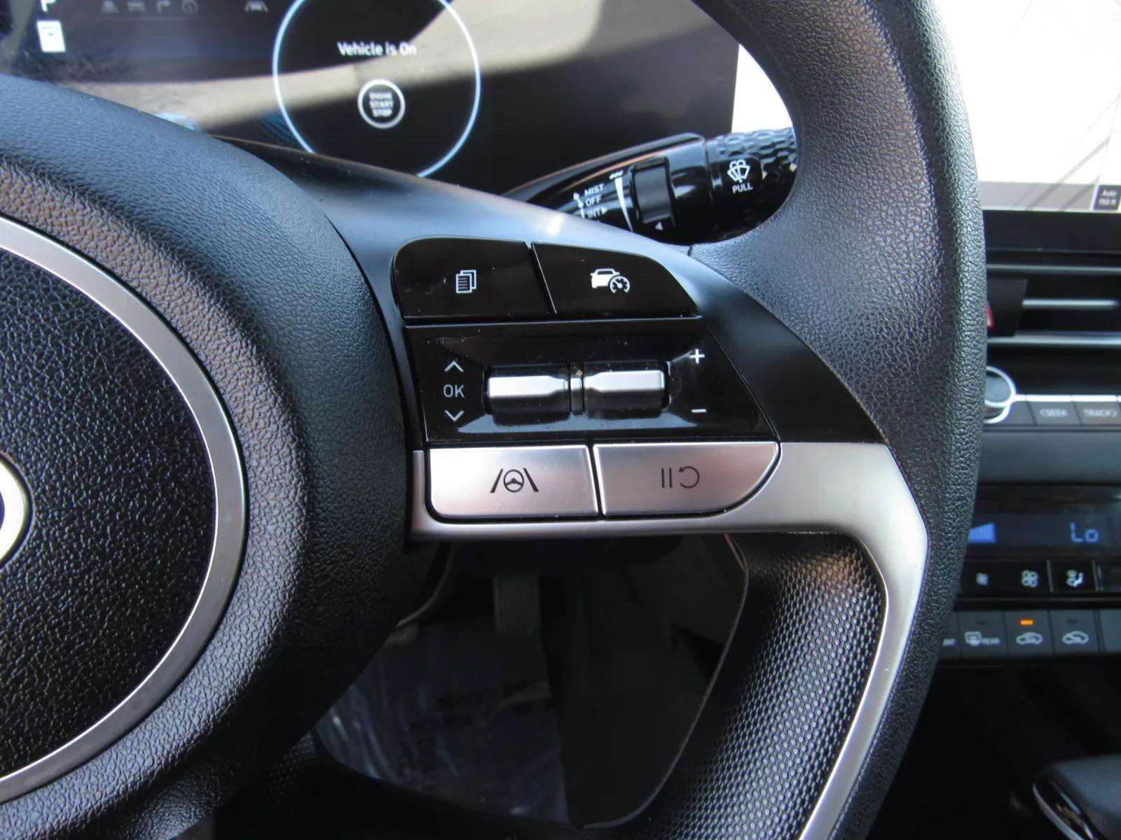 Used 2024 Hyundai Elantra SEL FWD image 23