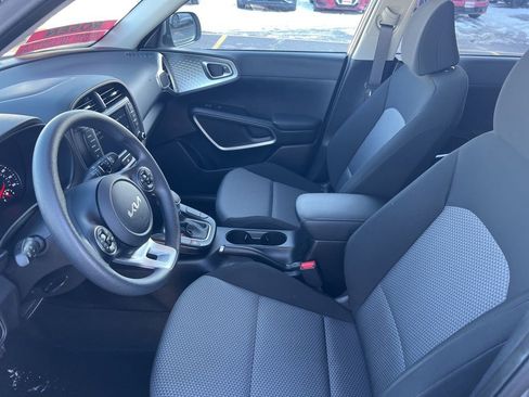 Certified 2022 Kia Soul LX w/ Technology Package image 4