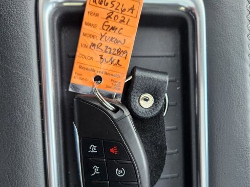 Used 2021 GMC Yukon XL Denali w/ Denali Premium Package image 50