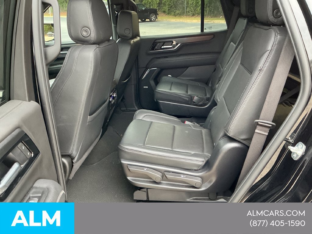 Used 2025 GMC Yukon Denali AWD/4WD image 11
