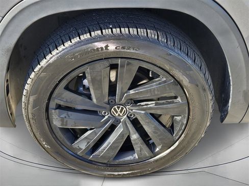Certified 2022 Volkswagen Atlas SE image 9