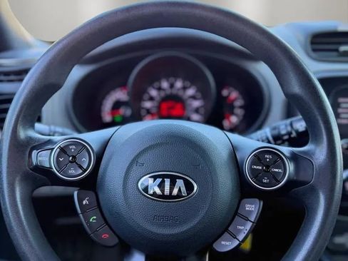 Used 2019 Kia Soul FWD image 17
