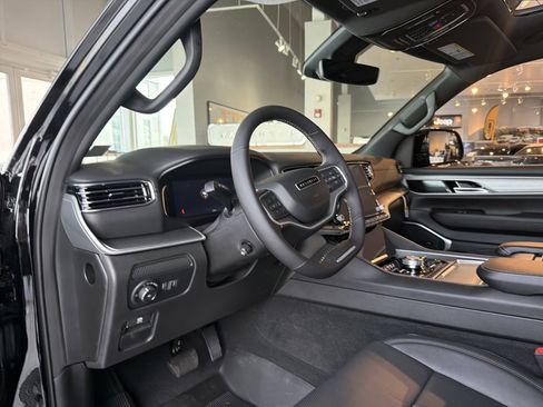 New 2025 Jeep Wagoneer Series II image 16