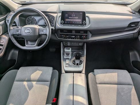 Certified 2025 Nissan Rogue SV FWD image 16