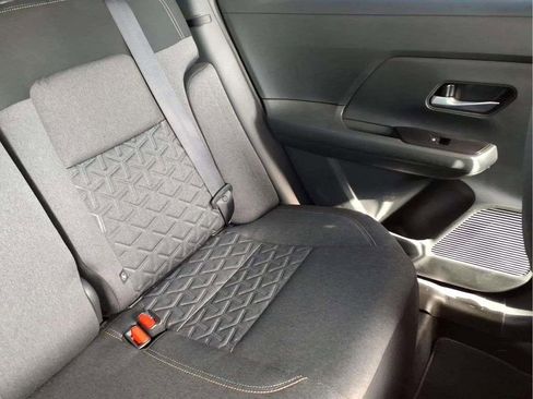 Used 2025 Nissan Kicks SV image 18