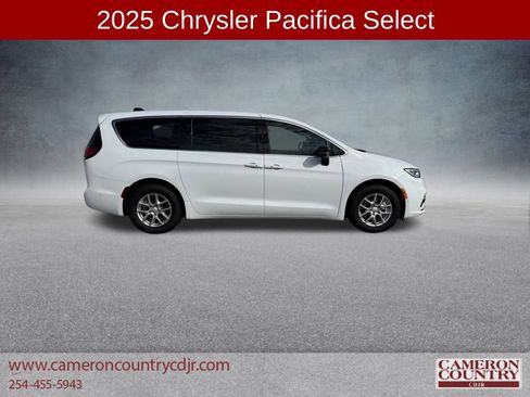 New 2025 Chrysler Pacifica Select image 2