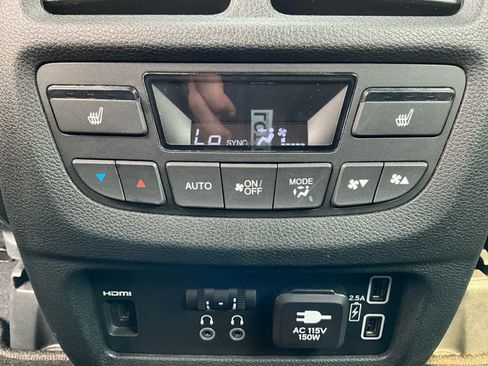 Used 2022 Honda Pilot Touring image 22