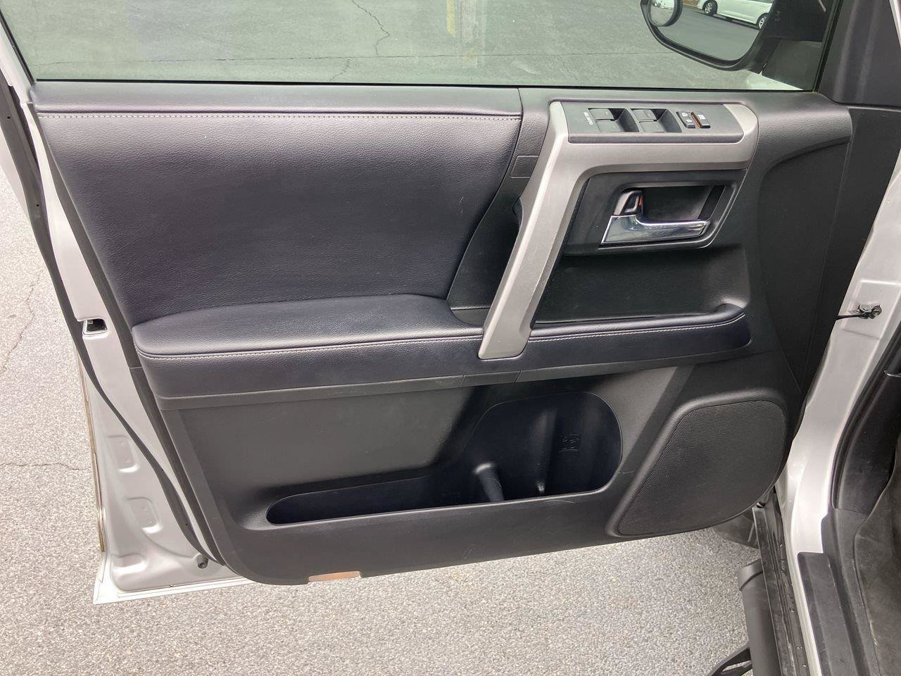 Used 2018 Toyota 4Runner SR5 Premium RWD image 14