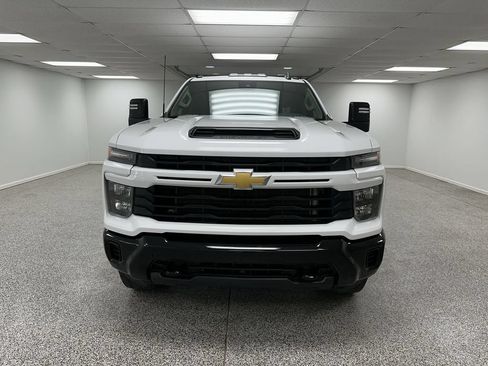 Used 2024 Chevrolet Silverado 2500 Custom w/ Custom Value Package AWD/4WD image 3