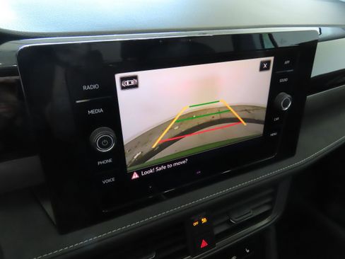 New 2026 Volkswagen Taos SE FWD image 19