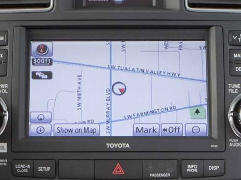Used 2013 Toyota Highlander Plus AWD/4WD image 13