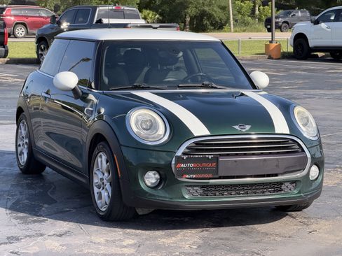 Used 2018 MINI Cooper 2-Door Hardtop w/ Sport Package FWD image 3
