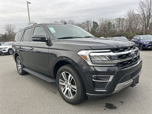 Used 2024 Ford Expedition Limited image 7