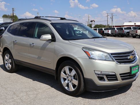 Used 2014 Chevrolet Traverse LTZ FWD image 4