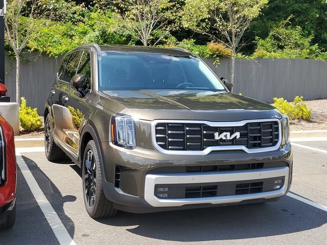 Certified 2025 Kia Telluride SX w/ SX Captain's Chair Package FWD image 3