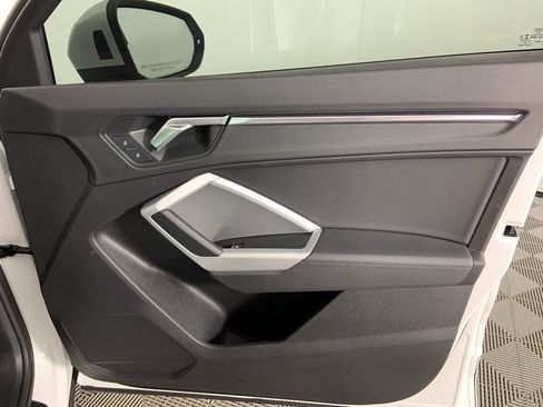 Used 2021 Audi Q3 2.0T Premium image 23