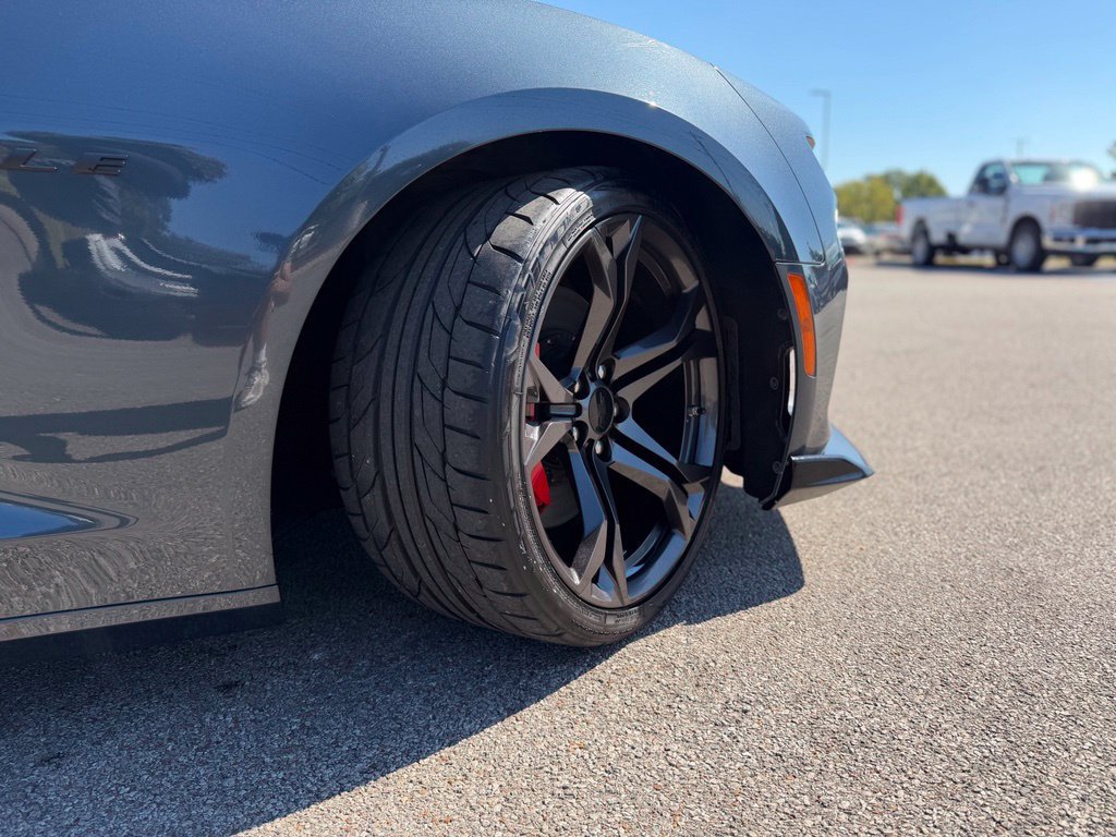 Used 2019 Chevrolet Camaro SS RWD image 8