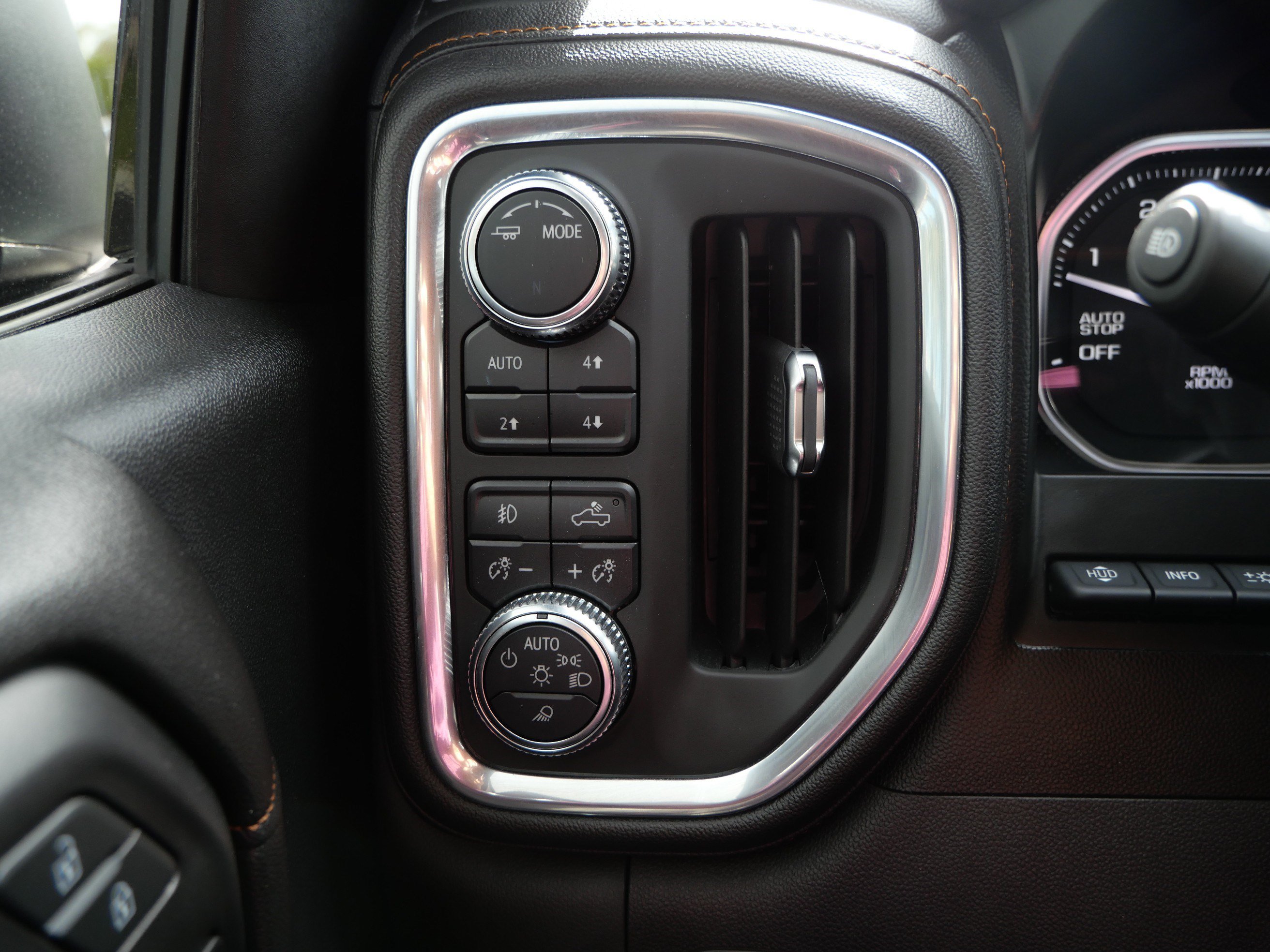 Used 2021 GMC Sierra 1500 AT4 w/ AT4 Value Package AWD/4WD image 23