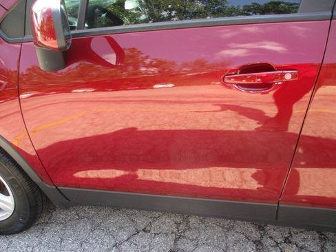 Used 2021 Chevrolet Trax LS w/ Tint and Cruise Package FWD image 14