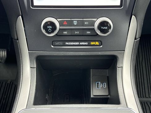 Used 2021 Ford Edge SEL w/ Convenience Package image 11