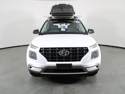 Certified 2024 Hyundai Venue Limited FWD image 13