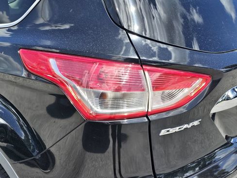Used 2016 Ford Escape SE w/ SE Chrome Package FWD image 7
