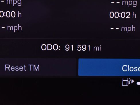 Used 2023 Volvo XC60 B5 Plus image 20