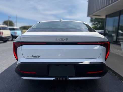Used 2025 Kia K4 FWD image 3