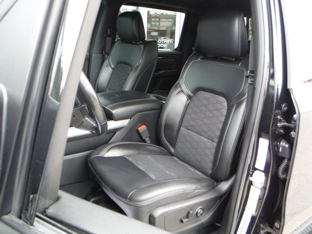 Used 2019 RAM 1500 Sport w/ Level 2 Equipment Group AWD/4WD image 4