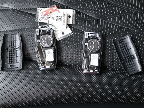 Used 2023 Genesis Electrified G80 image 33