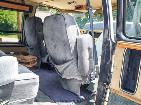 Used 1988 Chevrolet G20 RWD image 99