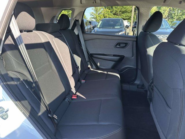 Used 2023 Nissan Rogue S AWD/4WD image 12