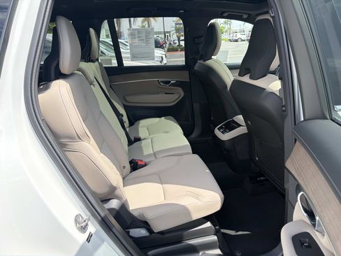 Used 2026 Volvo XC90 B6 Plus w/ Protection Package Premier AWD/4WD image 25