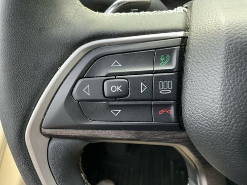 Used 2023 Jeep Grand Cherokee L Limited AWD/4WD image 34