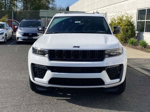 New 2026 Jeep Grand Cherokee L Limited AWD/4WD image 2