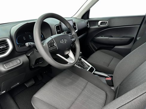 New 2025 Hyundai Venue SE image 14