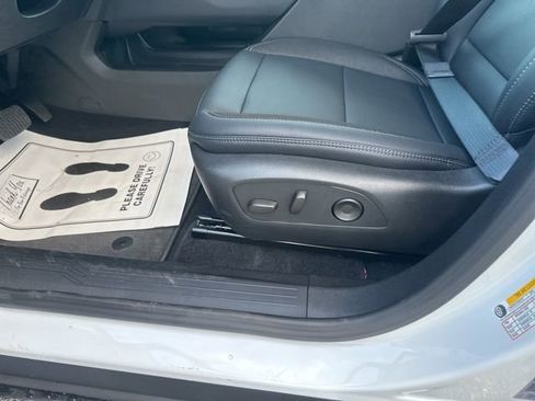 New 2026 Chevrolet Equinox EV LT image 17