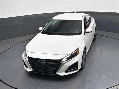 Used 2023 Nissan Altima 2.5 SV image 22