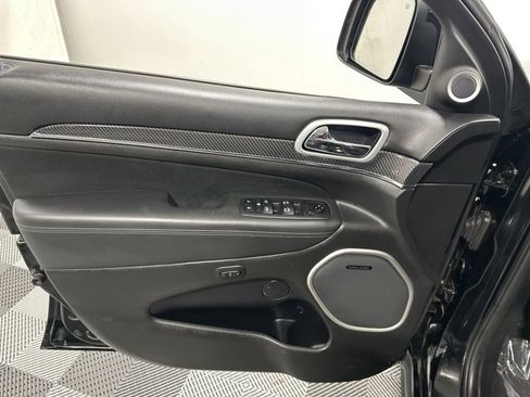 Used 2020 Jeep Grand Cherokee SRT image 15