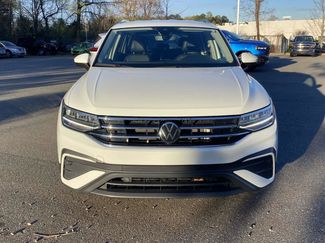 Used 2024 Volkswagen Tiguan SE video 2