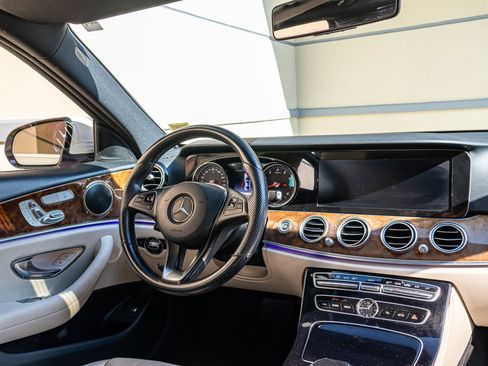 Used 2017 Mercedes-Benz E 300 image 2