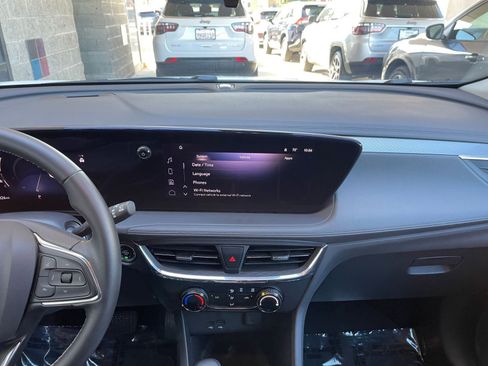 Used 2025 Buick Encore GX Preferred image 18